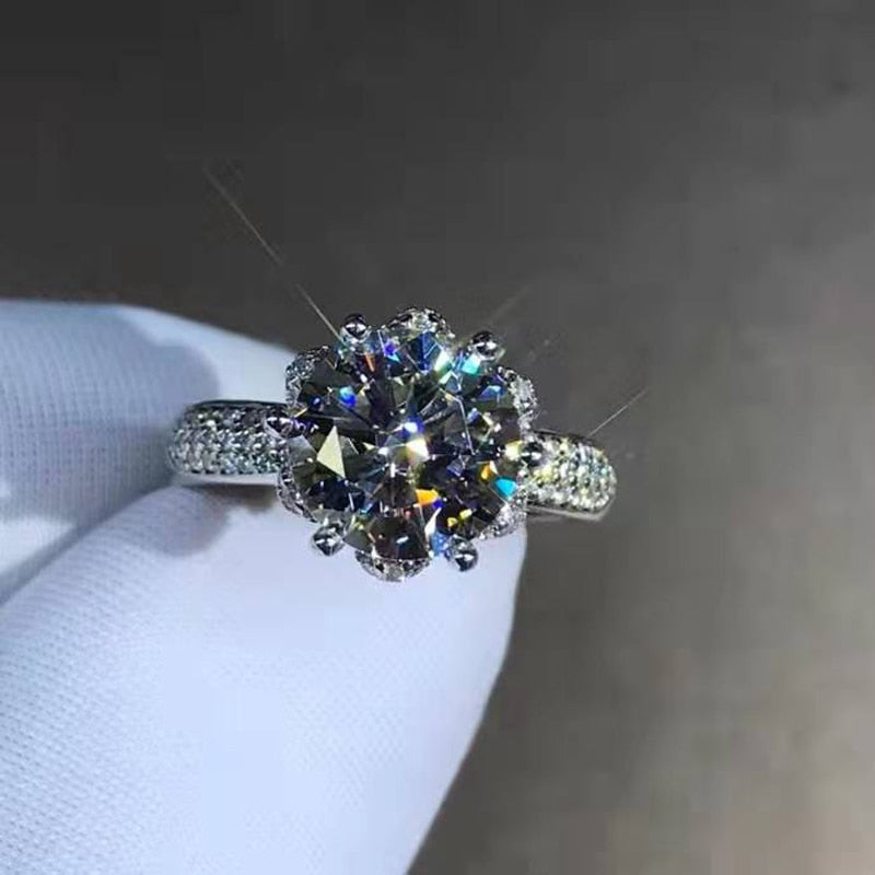 1 Carat to 5 Carat Moissanite D Color VVS1 18K White Gold Plated 925 Sterling Silver Engagement Ring