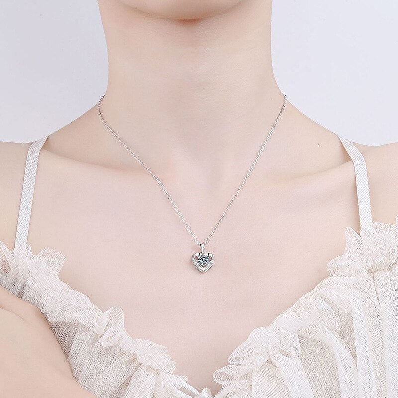 1 Carat Moissanite and Zircon Platinum Plated 925 Sterling Heart Pendant Necklace