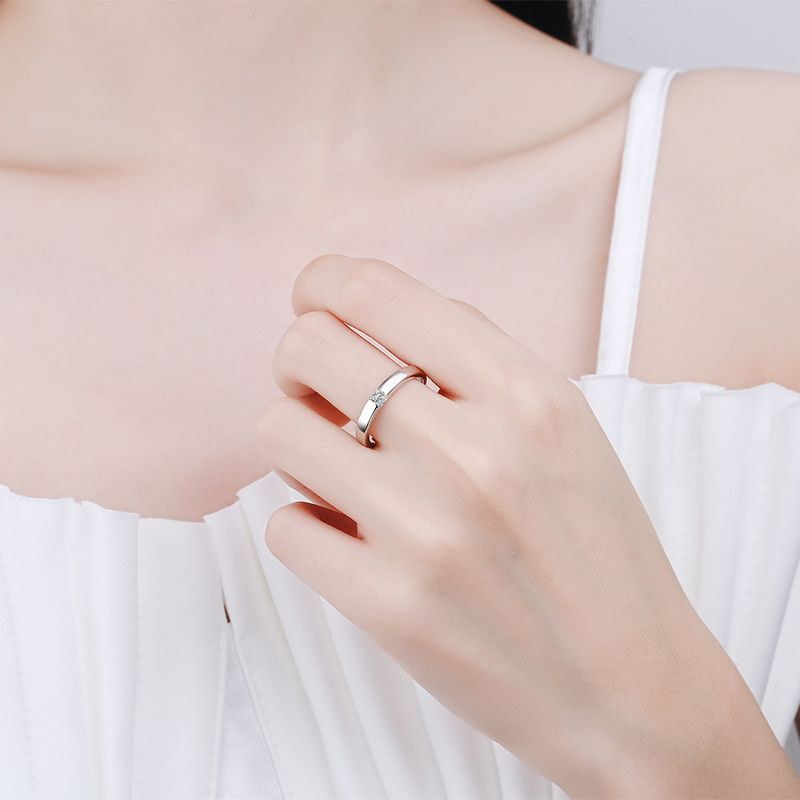 0.3 Carat Princess Cut Moissanite Platinum Plated 925 Sterling Silver Unisex Wedding Band