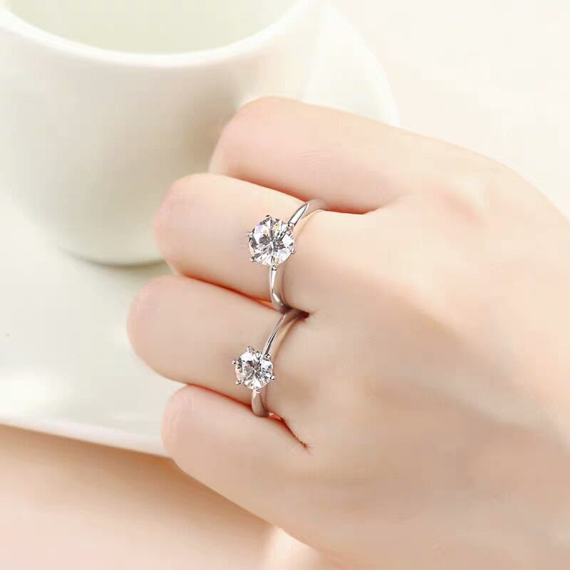 0.5 Carat to 5 Carat Moissanite Color D VVS1 Platinum-Plated 925 Sterling Silver Solitaire Engagement Ring
