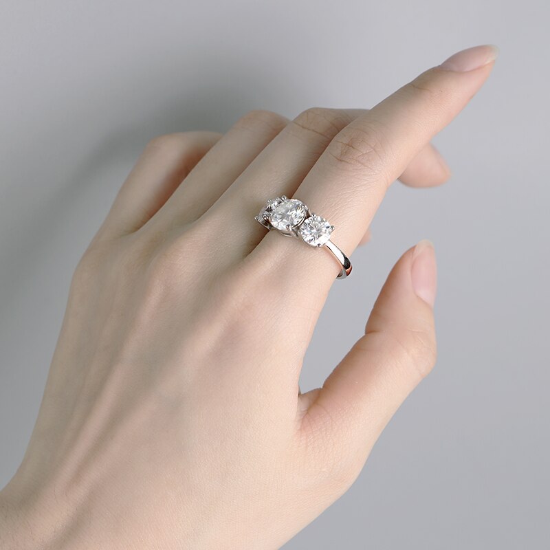 2 Carat or 4 Carat D Color VVS1 Moissanite 18K White Gold Plated 925 Sterling Silver Band Ring