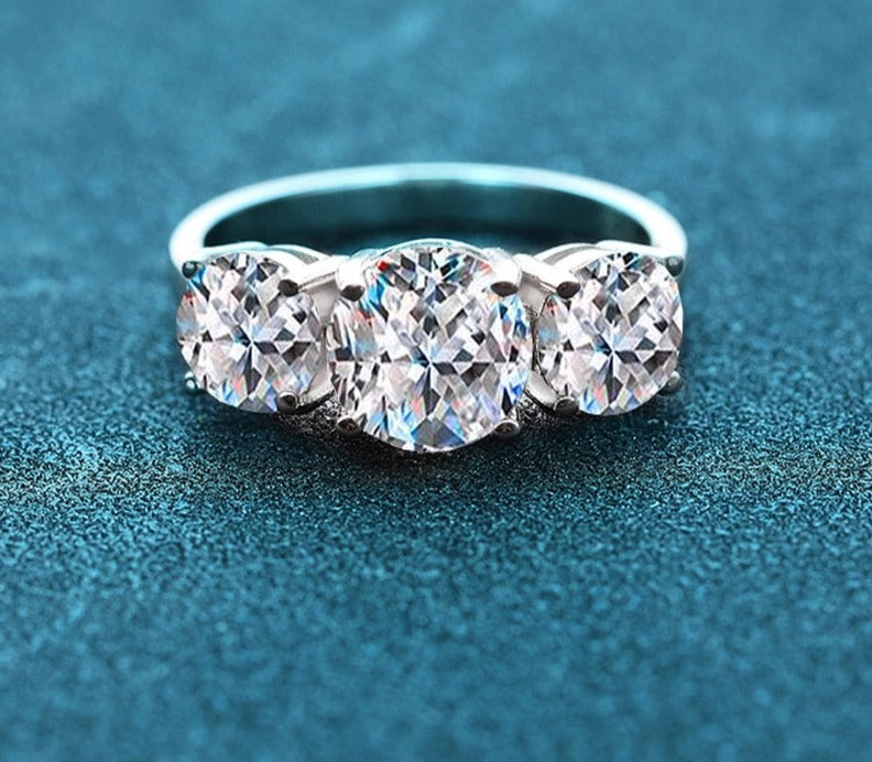 2 Carat or 4 Carat D Color VVS1 Moissanite 18K White Gold Plated 925 Sterling Silver Band Ring